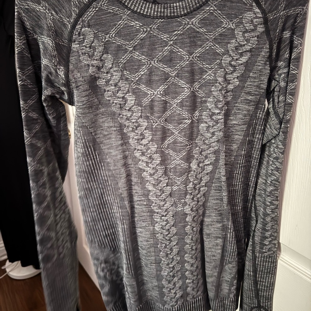 Gray Patterned Lululemon Sweater - image 1